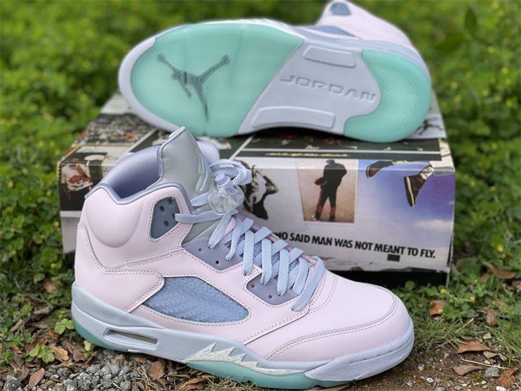 Nike Men's & Women's Luxury Lifestyle Trainers — Style 243 close-up view