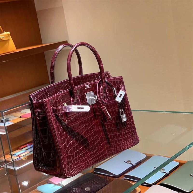  structured bag interior and compartment view