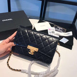 Zivas Charm Refined Everyday Style Fashion Handbag (Effortless Style Upgrade) – Detail View