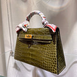  Essential tote bag front view 13