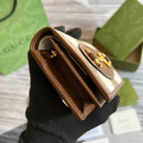 Handle and strap detail of modern refined women's handbag – women's premium purse