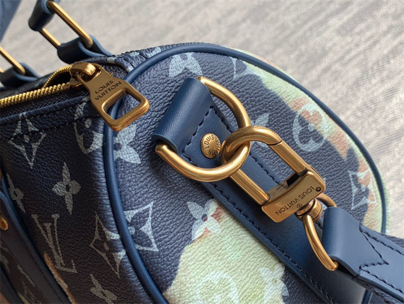  Tailored handbag carried on shoulder 10