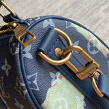  Tailored handbag carried on shoulder 10