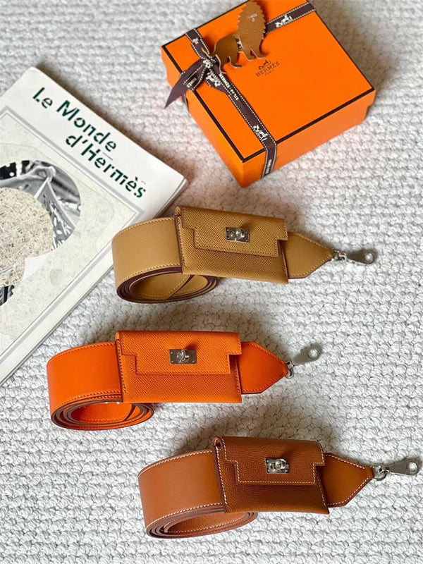  Elegant handbag carried on shoulder 16