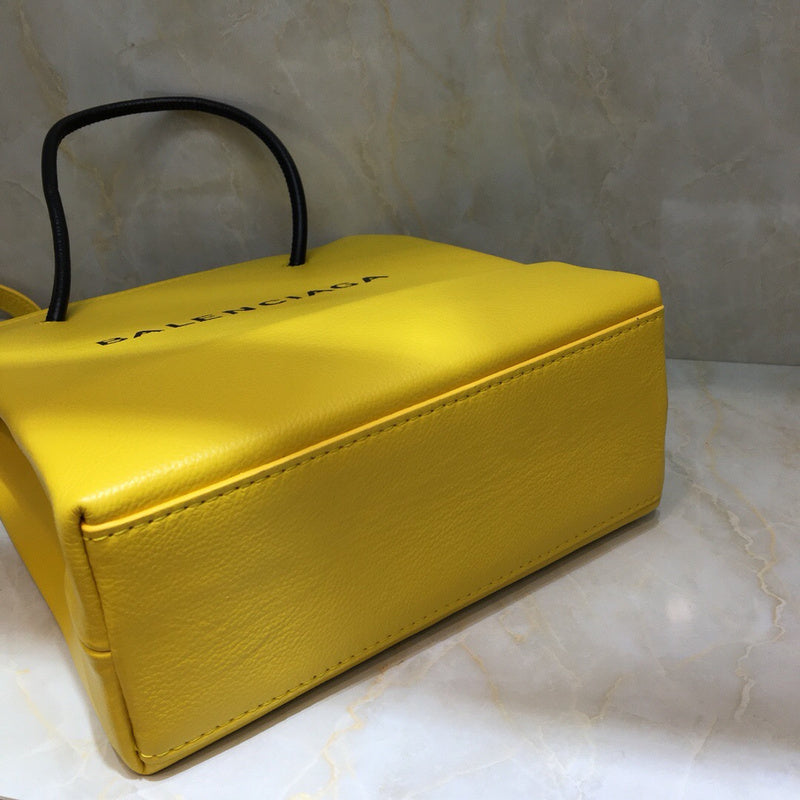 Sophisticated Faux Leather Handbag - Modern Structured Build | Women's Fashion Handbag #927 - hardware and detail close-up (image 5) of designer-inspired handbag