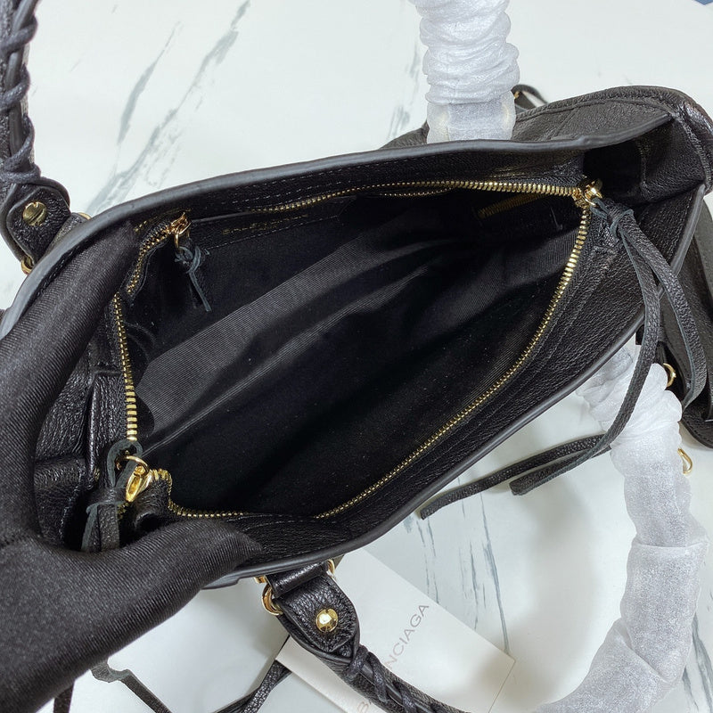 Zivas Charm Effortless Sophistication Fashion Handbag (Refined Modern Silhouette) – Full Silhouette