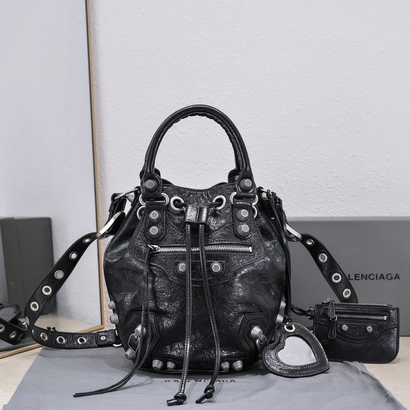 Zivas Charm Versatile Design Statement Handbag (Timeless Wardrobe Addition) – Styled Look 7