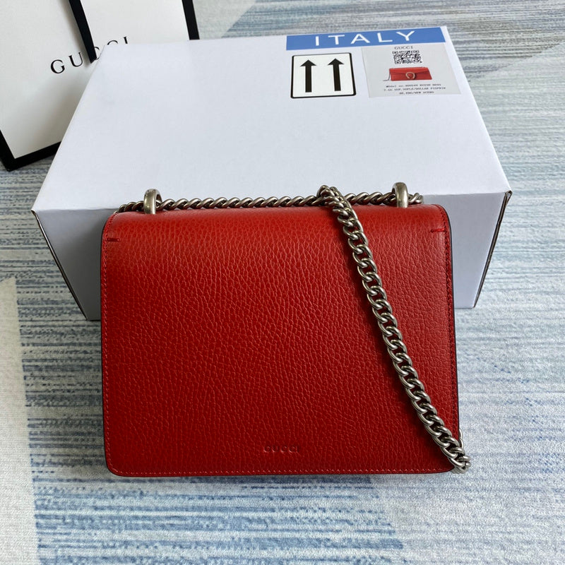 Front view of everyday-luxe sleek women's handbag – women's everyday handbag