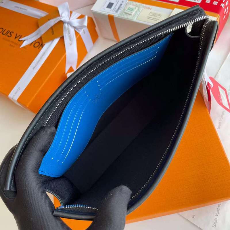 Side profile of statement modern women's handbag – women's everyday handbag