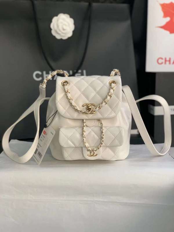 Zivas Charm Chic Craftsmanship Luxury Handbag (Signature Shape & Finish) – Detail View