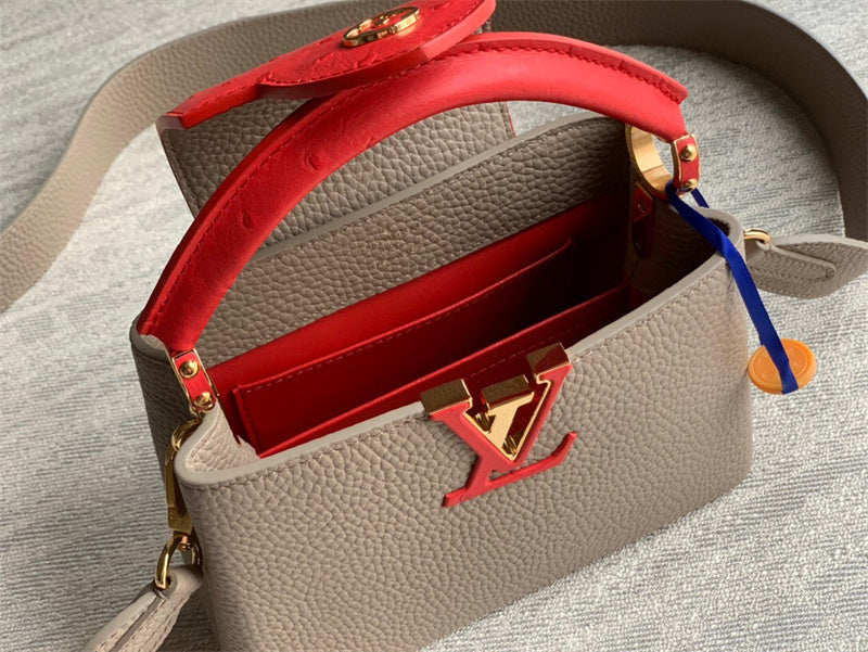  shopper bag interior and compartment view 9
