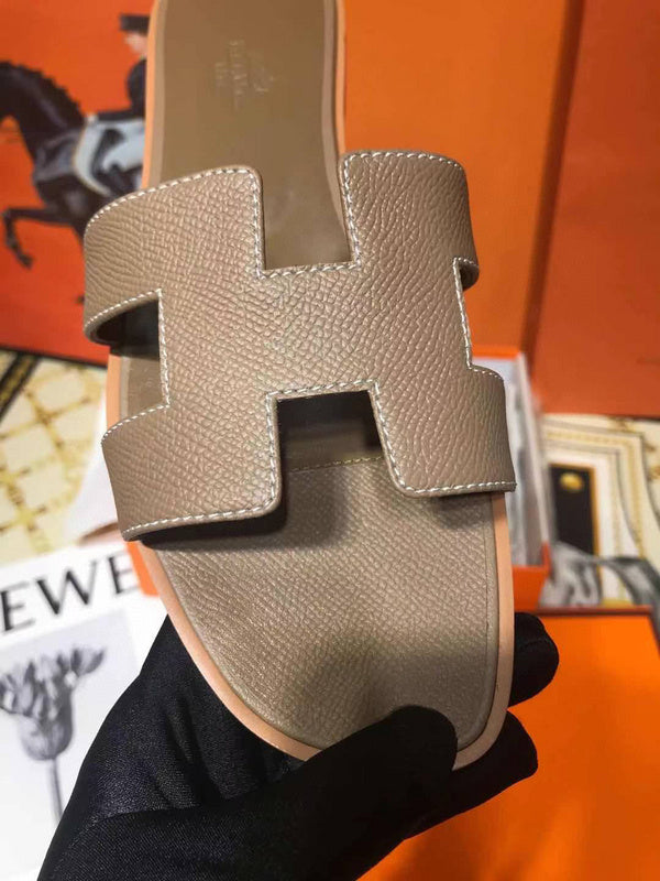 Hermes sandals Style 081 - top view showing design