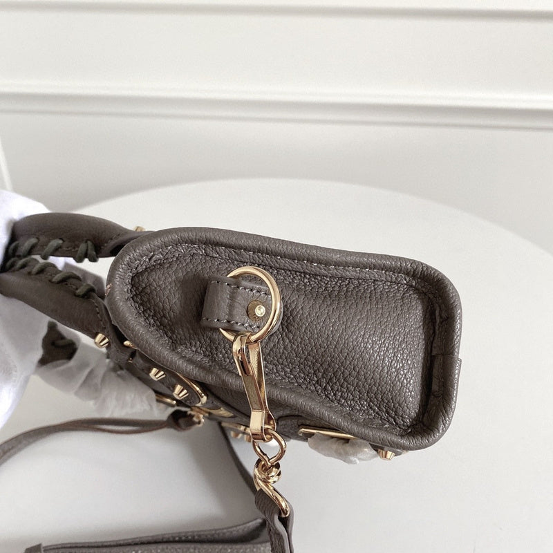 Zivas Charm Classic Sensibility Statement Handbag (Statement-Ready Design) – Interior View