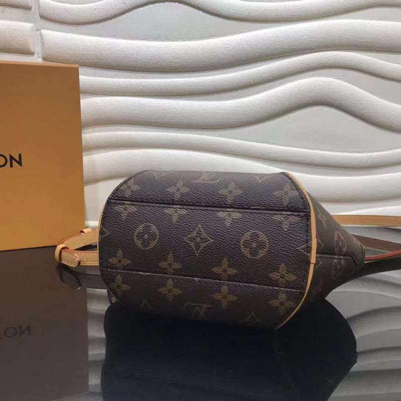 Styled lifestyle shot of chic premium women's handbag – women's everyday handbag