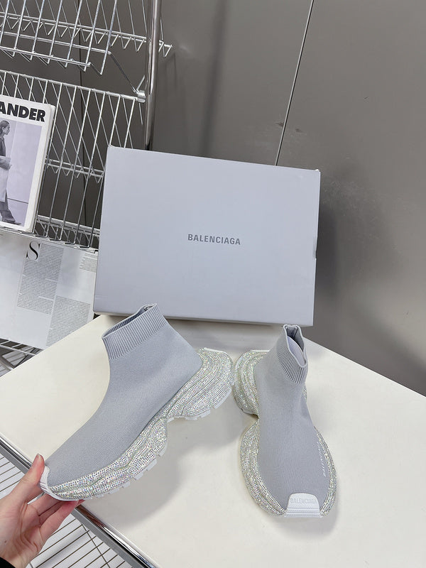 Balenciaga shoes Style 032 - top view showing design