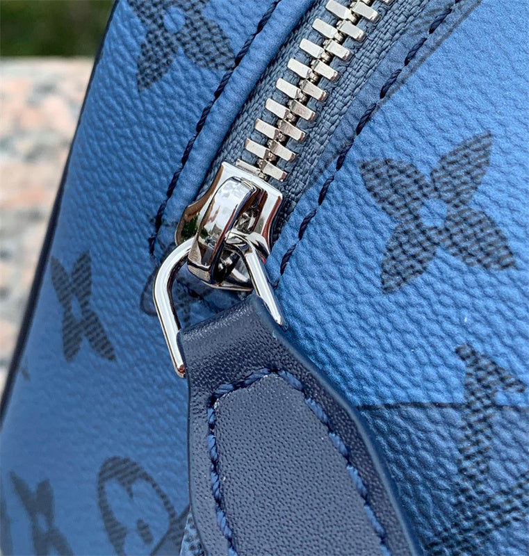  Clean-Lined carryall bag carried on shoulder