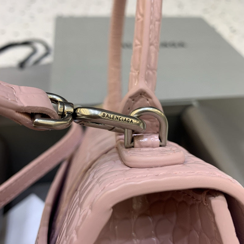 Zivas Charm Refined Structure Premium Handbag (Premium Everyday Carry) – Close-Up Detail