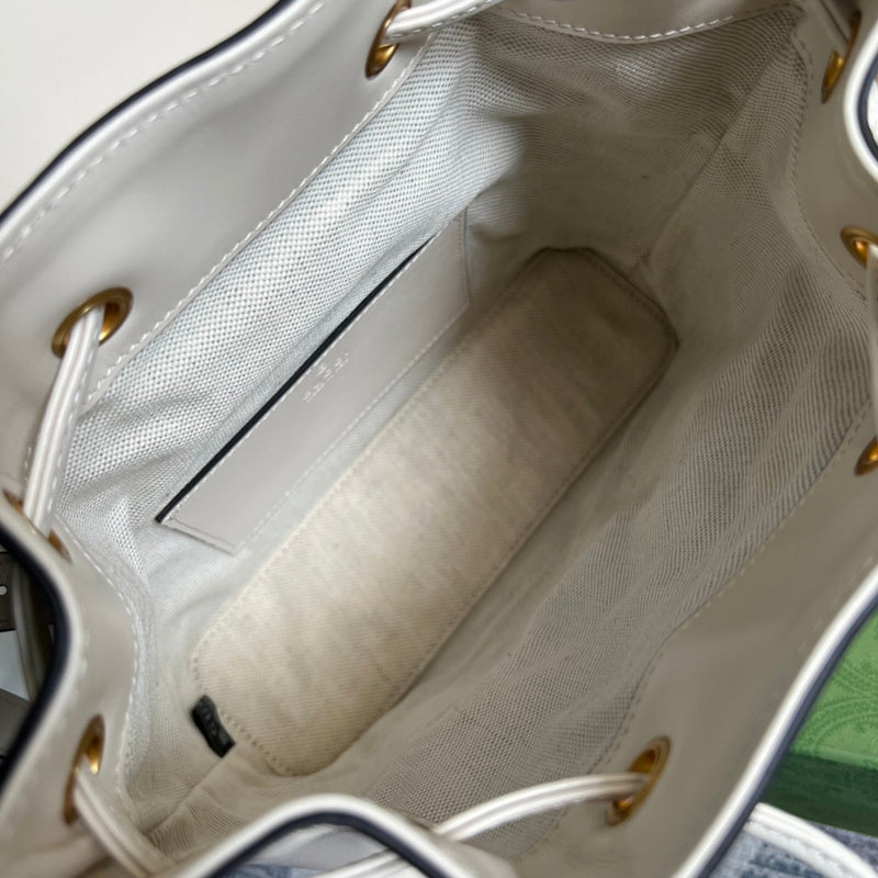 Interior view of classic structured women's handbag – women's everyday handbag