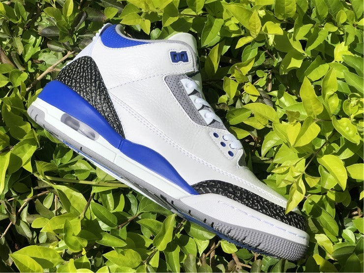 Nike Men's & Women's Luxury Lifestyle Trainers — Style 135 angle view