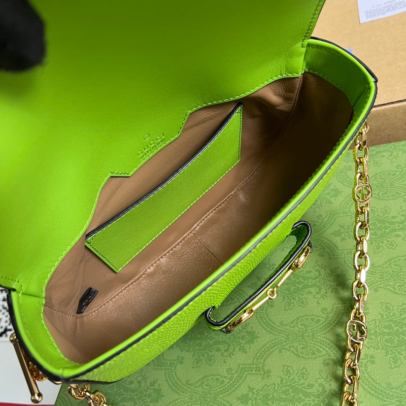 Side profile of chic everyday-luxe women's handbag – women's designer-style accessory