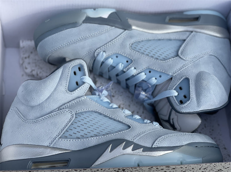 Nike Men's & Women's Iconic Street Trainers — Style 251 hardware detail