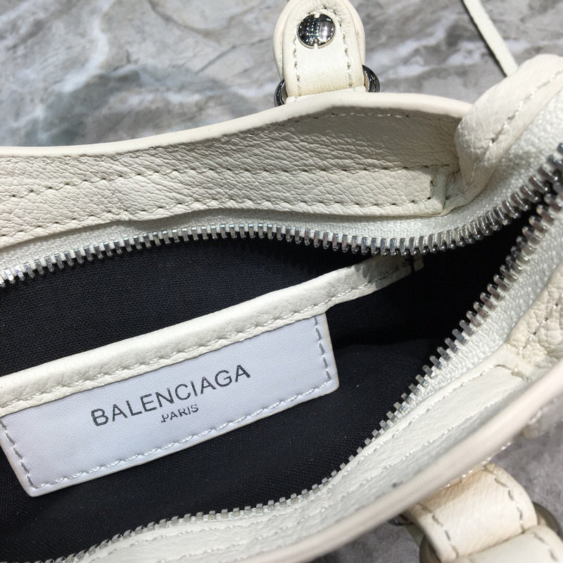 Refined Vegan Leather Handbag - Understated Luxury Look | Women's Fashion Handbag #689 - texture close-up (image 9) of designer-inspired handbag