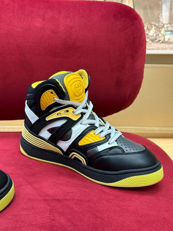 Gucci clean off-white luxury sneakers view 8 classic court silhouette