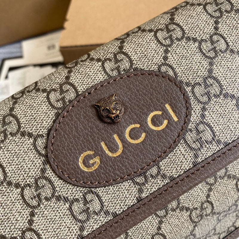 Styled lifestyle shot of modern everyday-luxe women's handbag – women's designer-style accessory