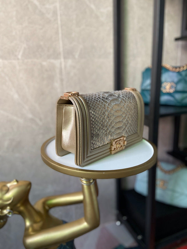  women's handbag, mid design, view 9