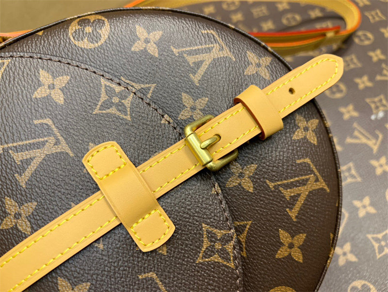  contemporary tote bag styled with outfit