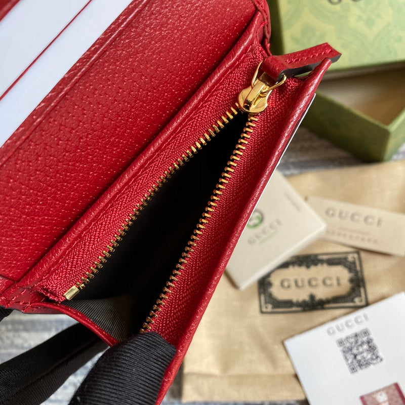 Close-up detail of structured elevated women's handbag – women's luxury accessory