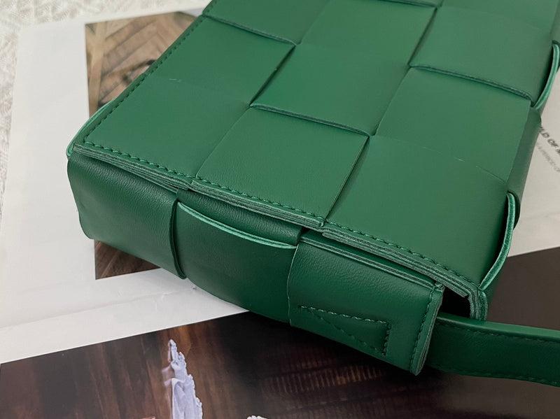 Effortless Premium PU Leather Handbag - Understated Luxury Look | Women's Statement Accessory #1633 - texture close-up (image 9) of designer-inspired handbag