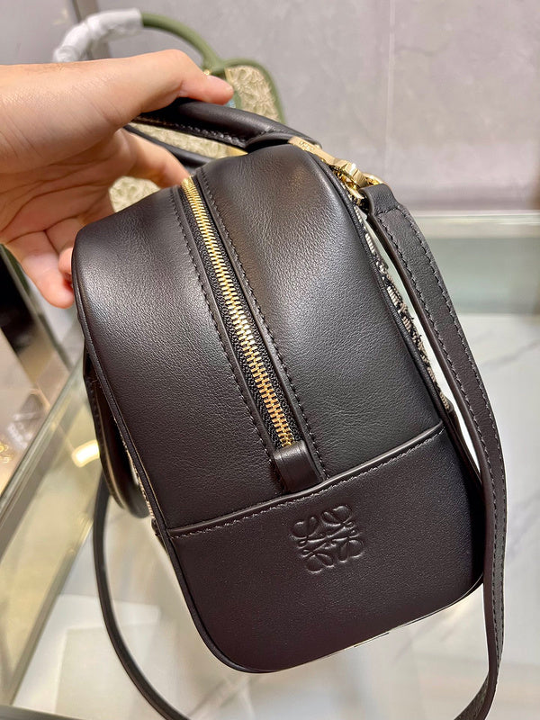 Ziva's Charm handbag – interior view (20cm*11cm*18cm)