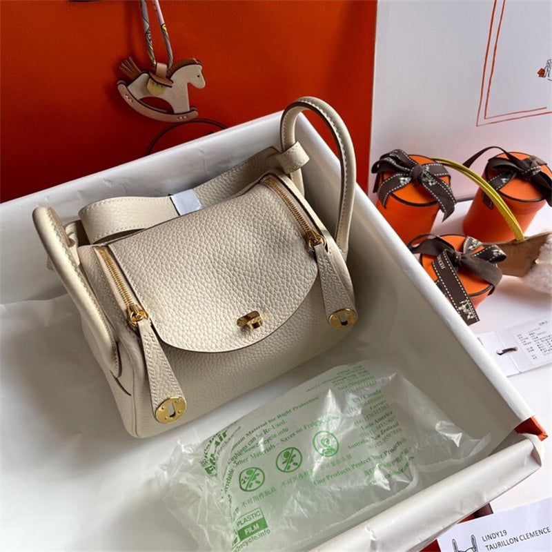  handbag interior and compartment view 33
