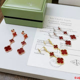 Full view of Van Cleef & Arpels unisex jewelry piece