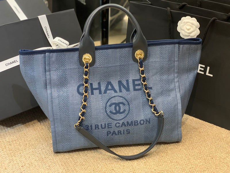  spacious purse view 3