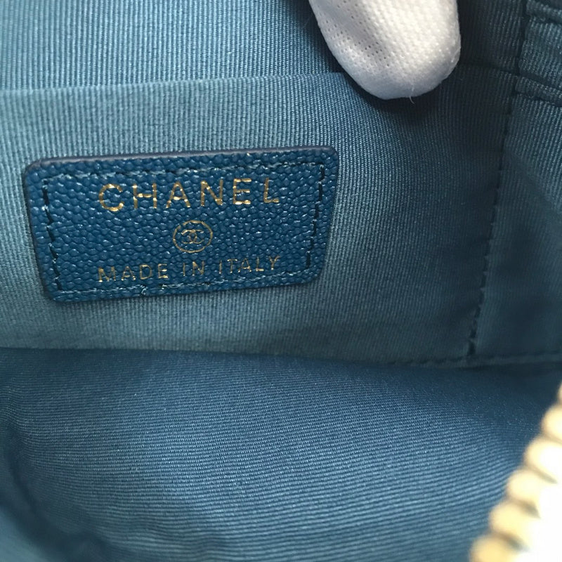 Zivas Charm Effortless Sophistication Everyday Handbag (Premium Everyday Carry) – Lifestyle Shot