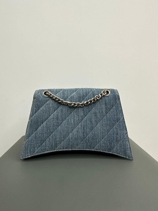 Zivas Charm Understated Luxury Fashion Handbag (Elevated Accessory Essential) – Lifestyle Shot