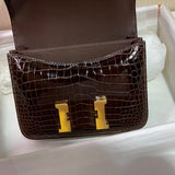 Balanced handbag styled for everyday wear