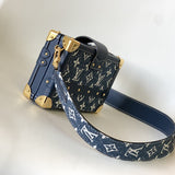  shoulder bag interior and compartment view