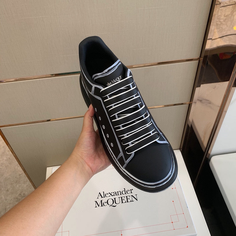 Alexander McQueen shoes Style 325 - texture and material detail
