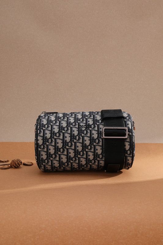 Interior view of premium elevated women's handbag – women's statement bag