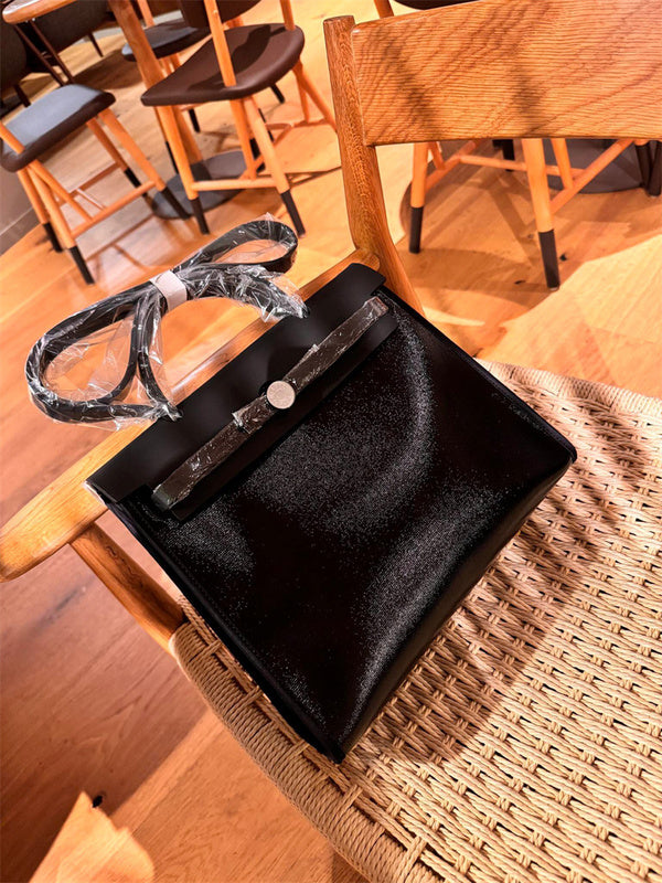  handbag interior and compartment view 21
