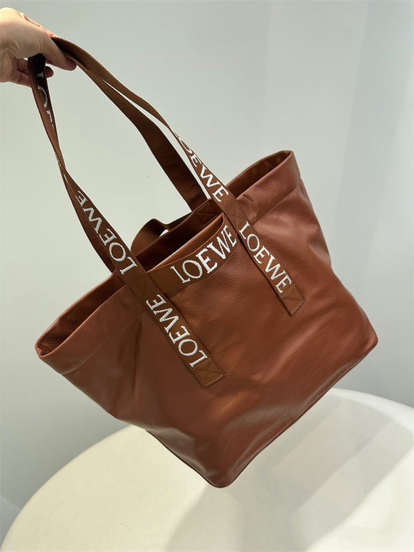 Ziva's Charm handbag – full view (50cm*31cm*20cm)