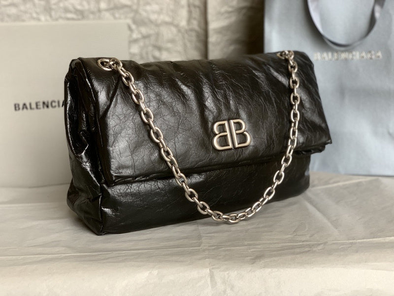 Zivas Charm Versatile Design Fashion Handbag (Thoughtfully Structured Design) – Lifestyle Shot