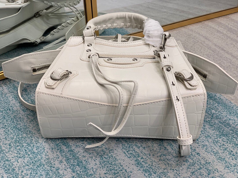 Understated Premium PU Leather Handbag - Statement Silhouette | Women's Premium Handbag #665 - hardware and detail close-up (image 5) of designer-inspired handbag