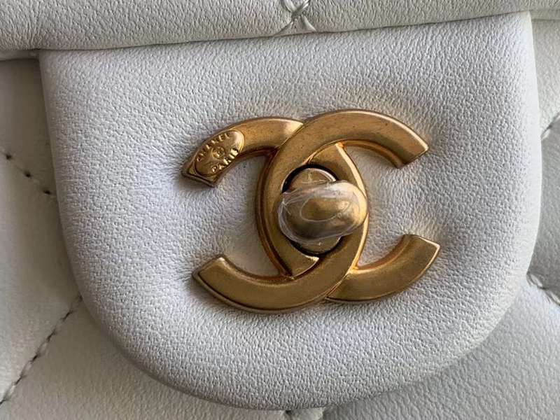 Zivas Charm Modern Minimalist Look Everyday Handbag (Everyday Luxury Essential) – Styled Look