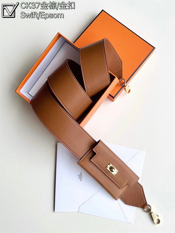  Elegant handbag carried on shoulder 10