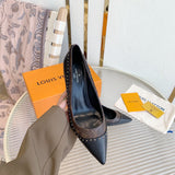 Louis Vuitton shoes Style 321 - texture and material detail