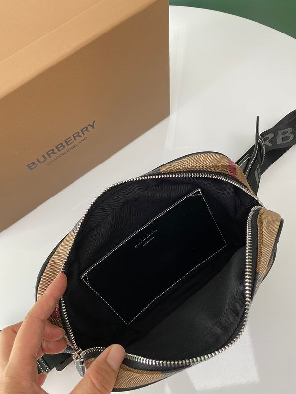 Understated Faux Leather Handbag - Chic Everyday Appeal | Women's Designer-Inspired Purse #1098 - texture close-up (image 9) of designer-inspired handbag